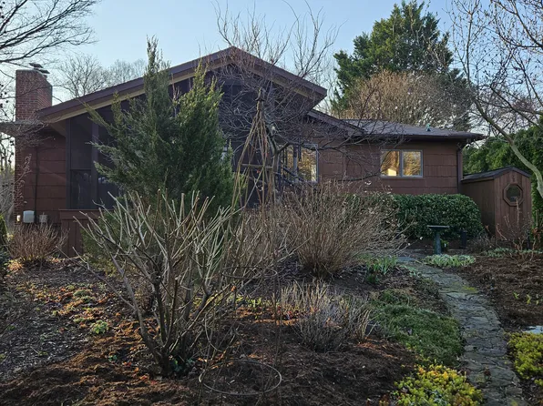 12 Williams Dr, Annapolis, MD 21401