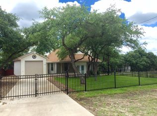 1120 Canyon Bnd, Canyon Lake, TX 78133