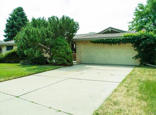 8994 W Warren Dr, Lakewood, CO 80227