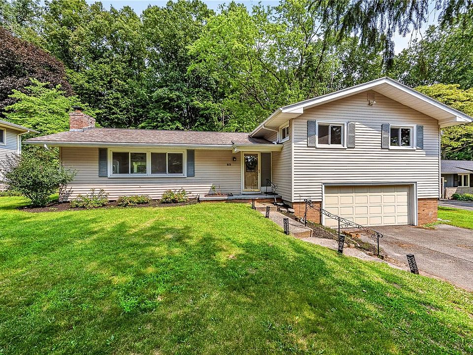 1st image of 82 Burrows Hills Dr