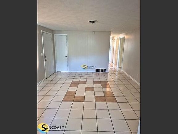 3rd image of 454 Gano Ct