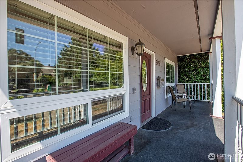 3rd image of 2019 Capitol Way S