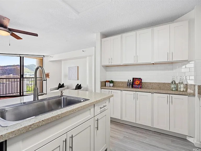 60 N Beretania St #2403-2403-2403 — Photo 19