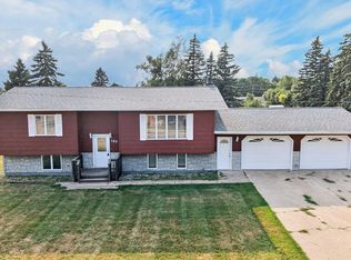 302 15th St SE, Cooperstown, ND 58425
