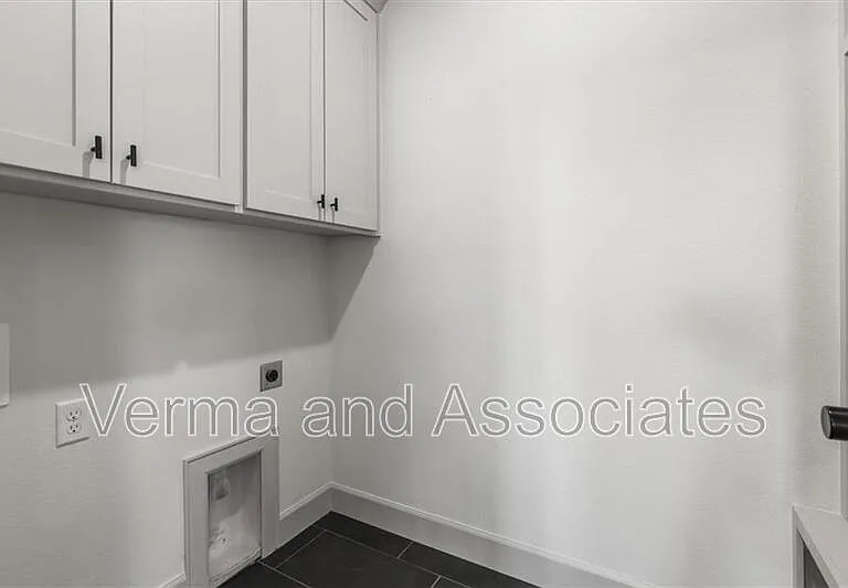 1050 Whistler St — Photo 26