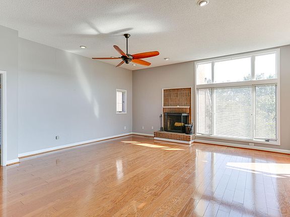 4th image of 696 Mowbray Arch APT 740
