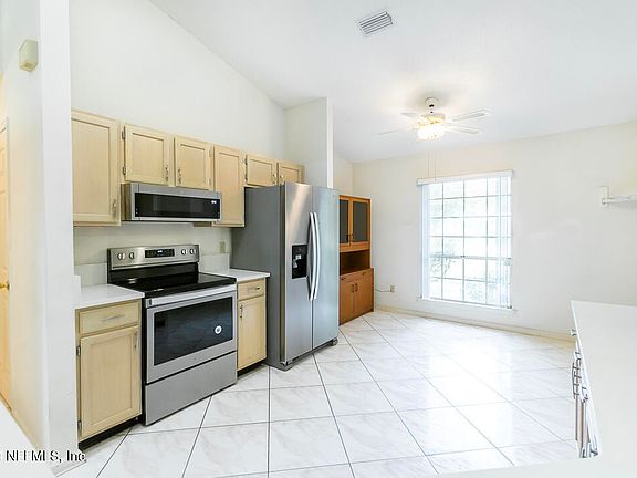 5th image of 12730 LONGVIEW Drive E