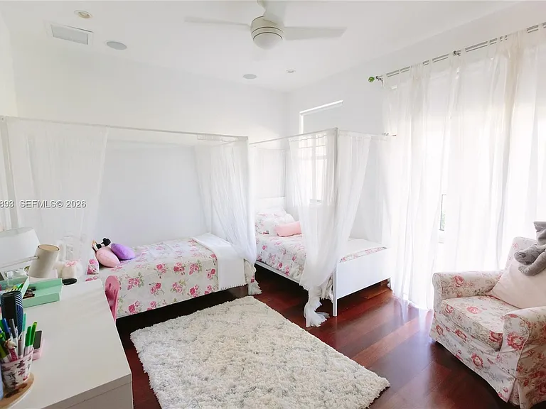 335 W Enid Dr — Photo 24