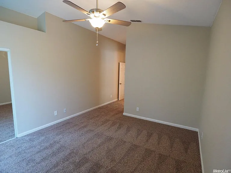2258 Clapton Way — Photo 12