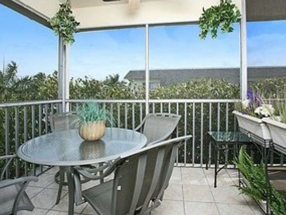 Relax on the Lanai