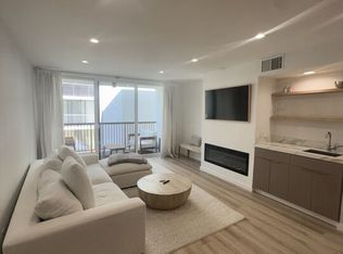 911 N Kings Rd APT 205, West Hollywood, CA 90069