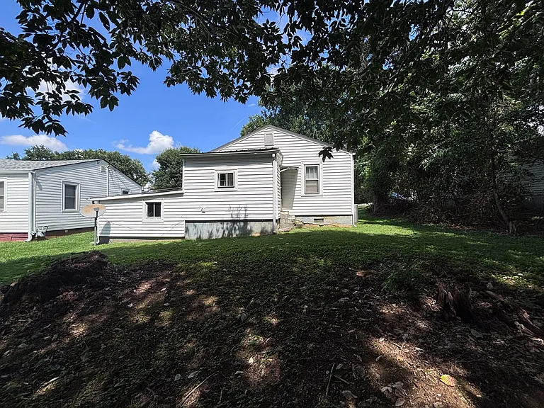 203 Meridith St — Photo 8