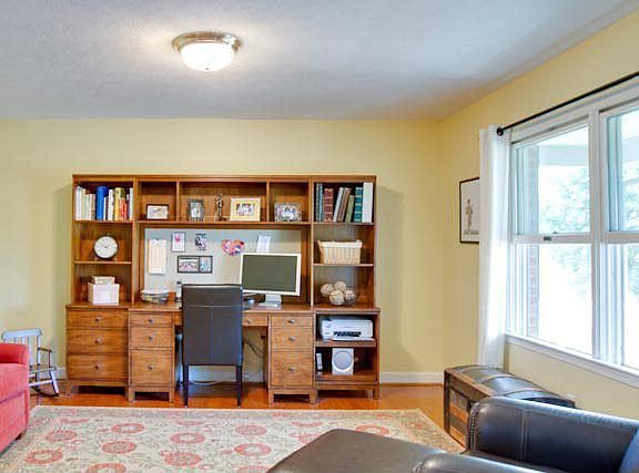 3rd image of 805 Sugar Maple Ln