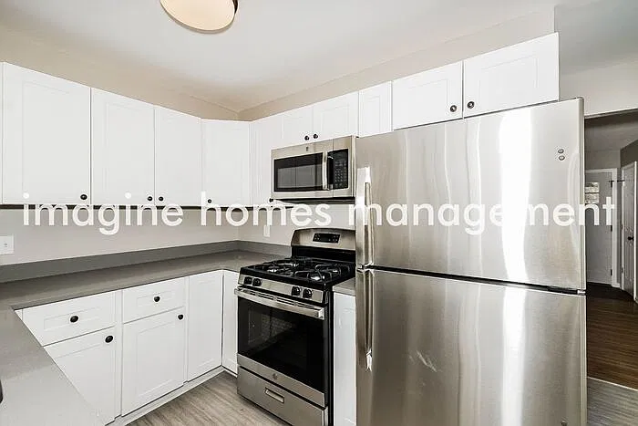 3 bed, 1.0 bath, 1050 sqft, $2,295 — Photo 4