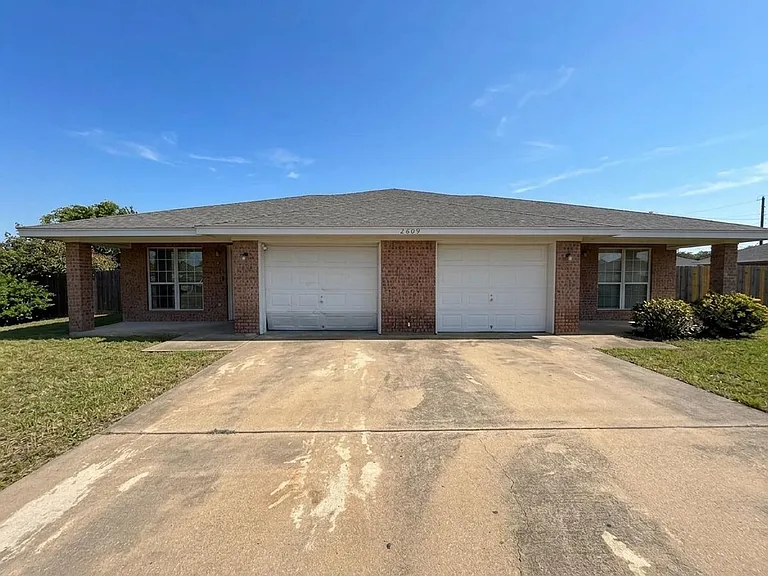 2609 Vernice Loop — Photo 2