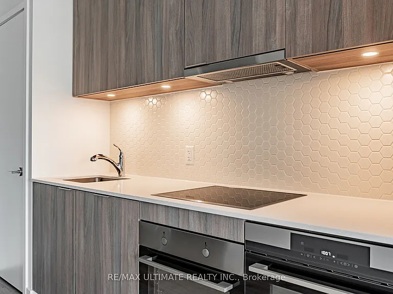 158 Front St E #1211 — Photo 5