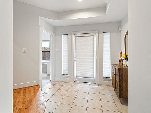 3rd image of 5020 Darling St