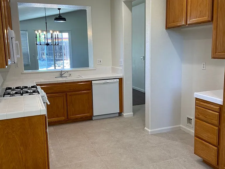 3203 Europa St — Photo 6