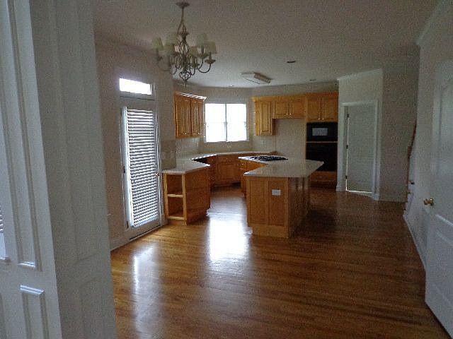2nd image of 1964 Ewing Estates Dr