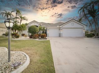 2202 Platinum Dr, Sun City Center, FL 33573