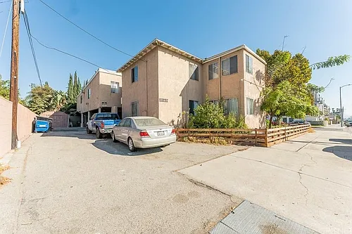 11231 Oxnard St #10 Photo 1