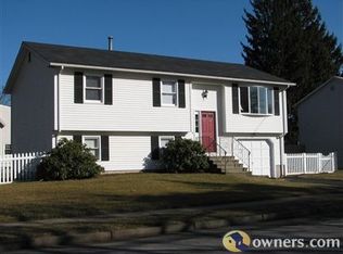 10 Wilde Field Dr, Warwick, RI 02889