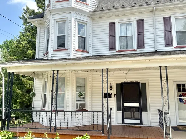 332 South St, Jim Thorpe, PA 18229