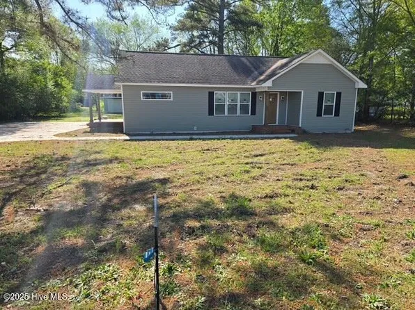 203 School Street, La Grange, NC 28551