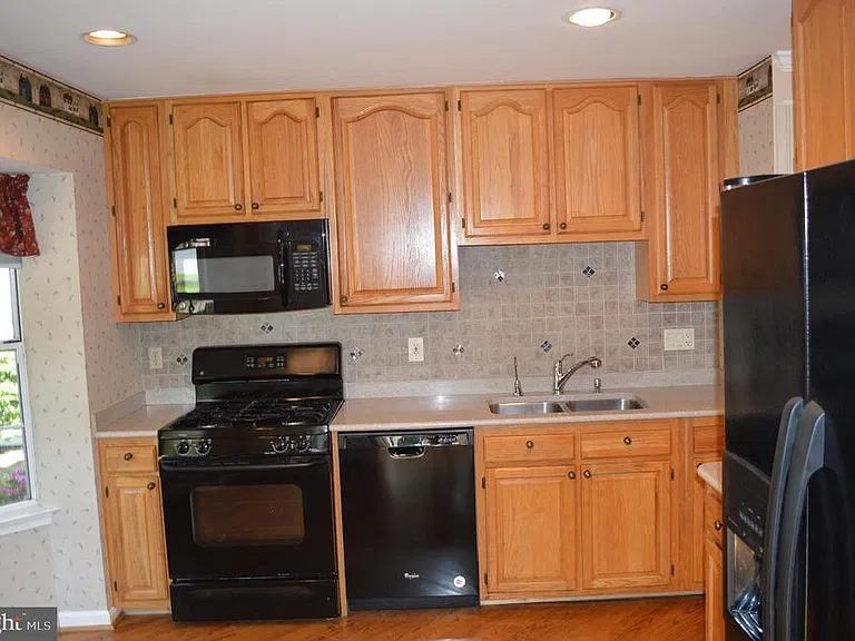 16853 Capon Tree Ln — Photo 5