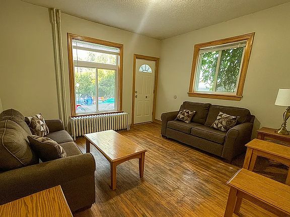 2nd image of 825 15th Ave SE #1