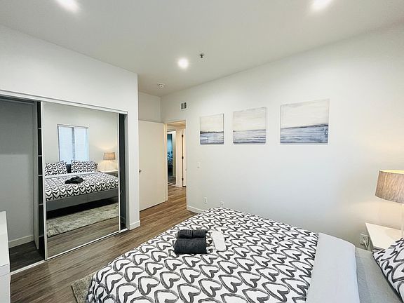 4th image of 1227 21st St APT 3