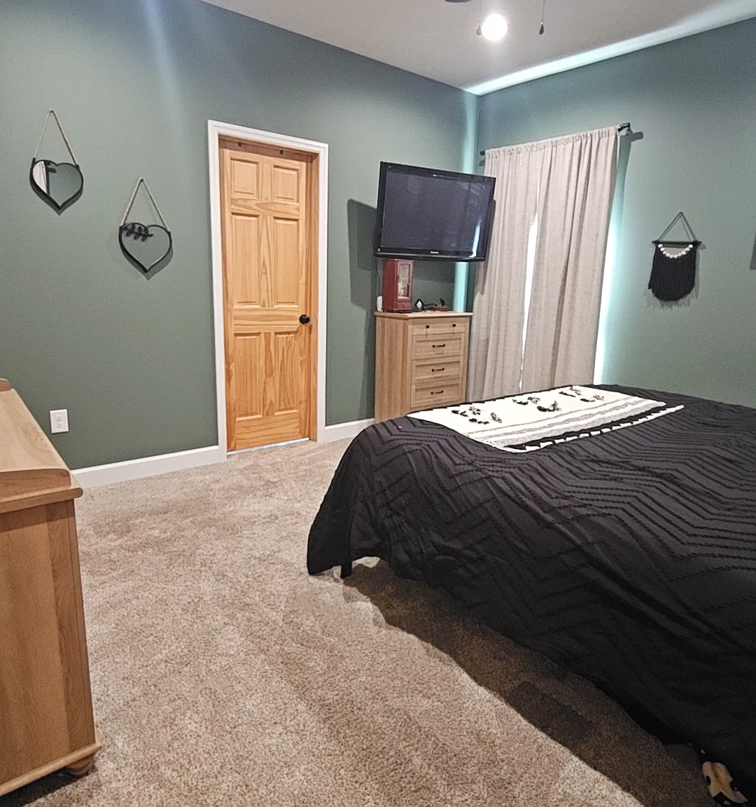 4 bed, 3000 sqft, $1,995 — Photo 4