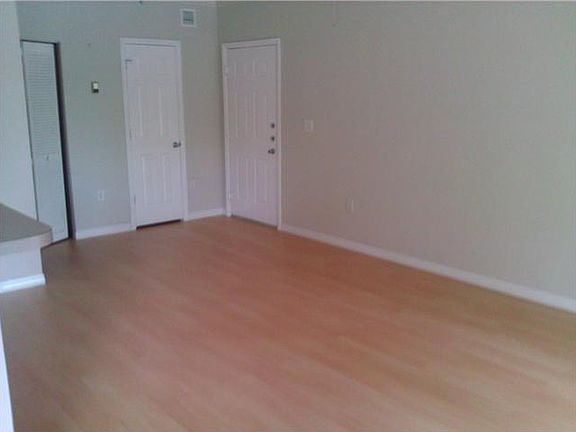 3rd image of 131 SW 117th Ave #204