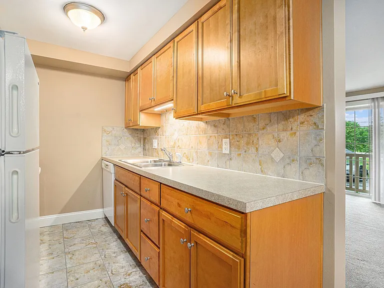 700 Swinehart Rd — Photo 11