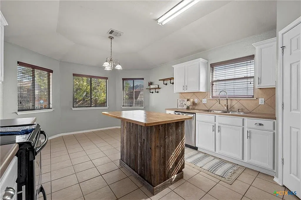 233 Memory Ln, Harker Heights — Photo 2