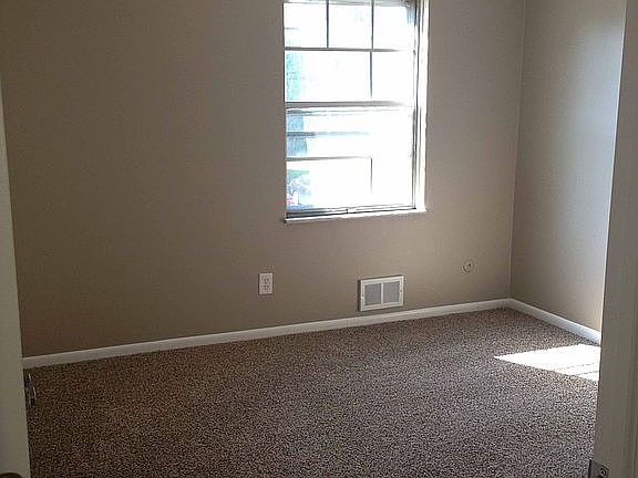 5th image of 5743 Pine Tree St W APT C