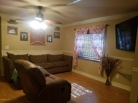 2nd image of 577 Diamond Ave NE