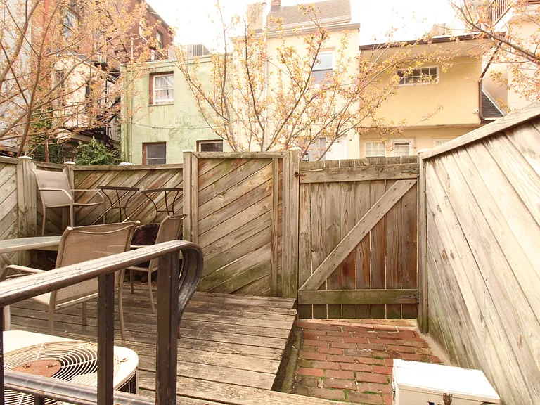 260 S Alder St — Photo 6
