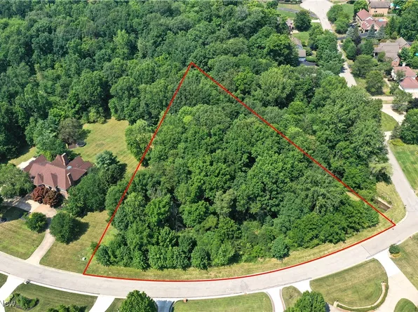 Pebble Beach Dr #1, Canfield, OH 44406