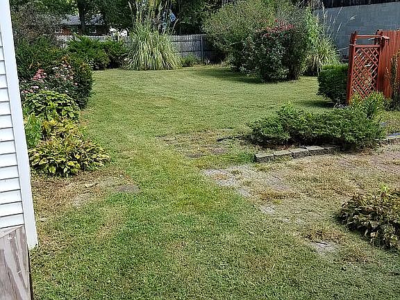 4th image of 619 Cheri Way