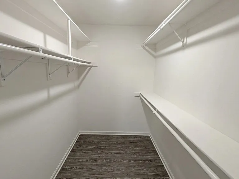 520 N Virgil Ave #8 — Photo 16