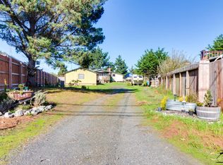 1651 Peninsula Dr, Arcata, CA 95521