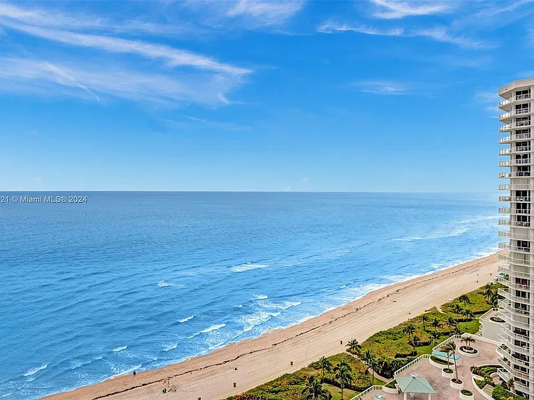 16699 Collins Ave #2209 — Photo 26