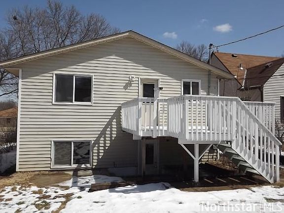 2nd image of 428 10th Ave S