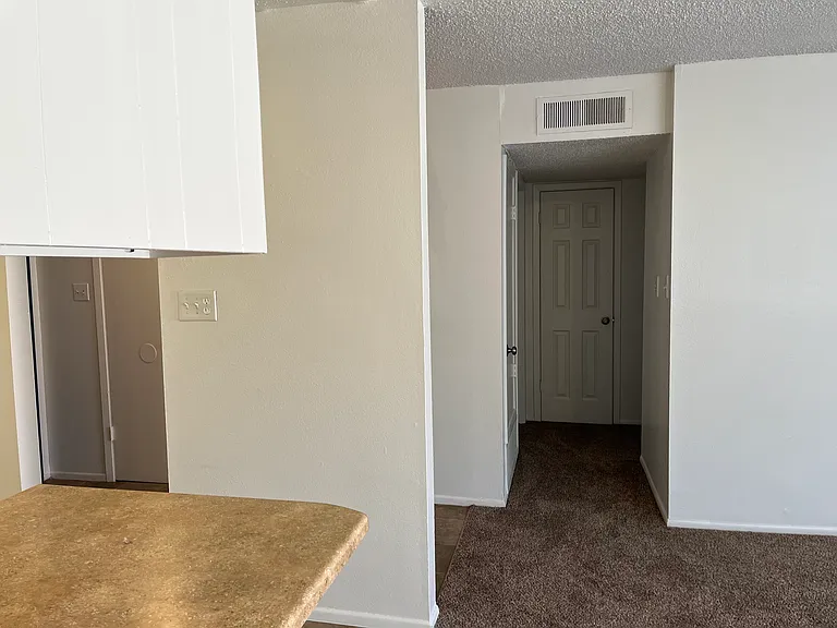 Updated 2 Bed Apt. W/ Large Yard in the NE Heights — Photo 18