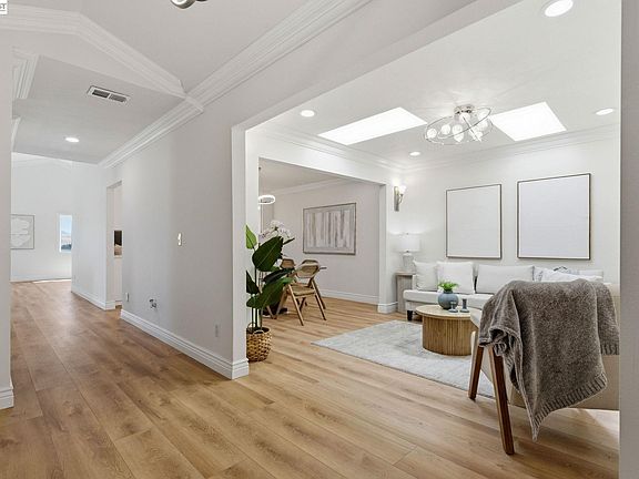 5th image of 1823 Mockingbird Pl