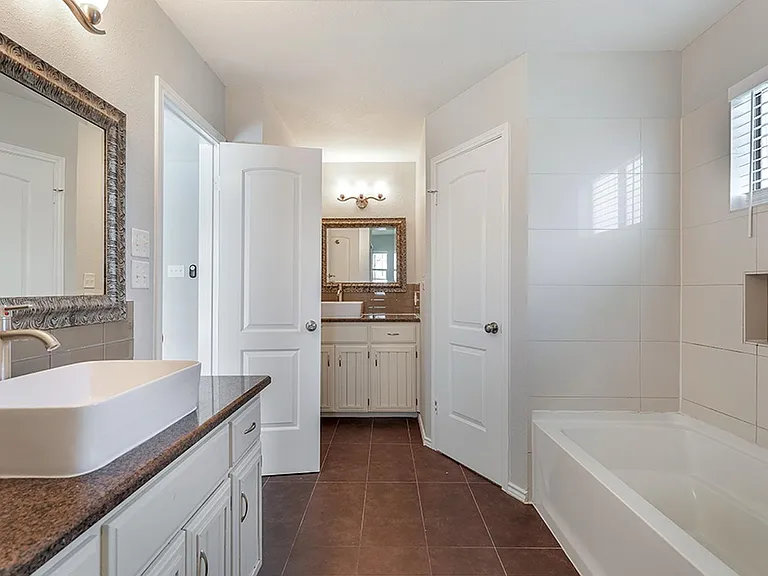 3110 Monument Dr — Photo 14