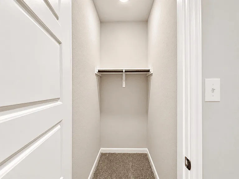 7204 Magnolia Crk #101 — Photo 11