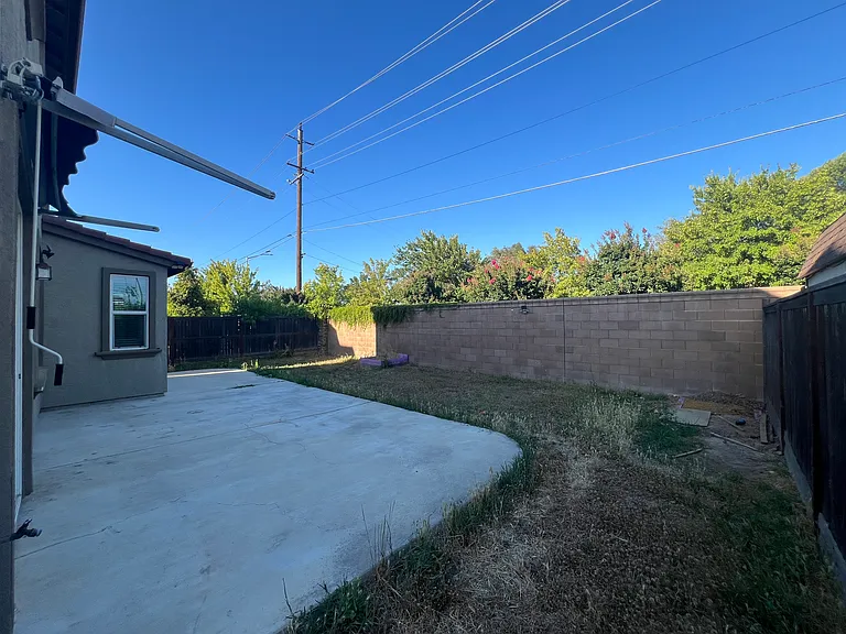 7831 Messara Way — Photo 32