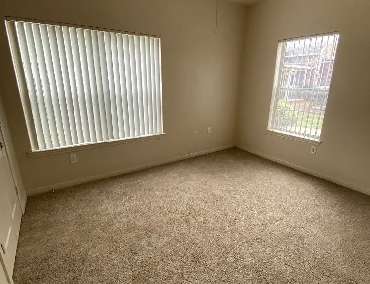 Westchester Woods Apartments — Photo 14